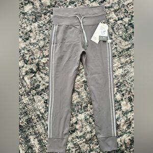 NWT Vuori Leggings